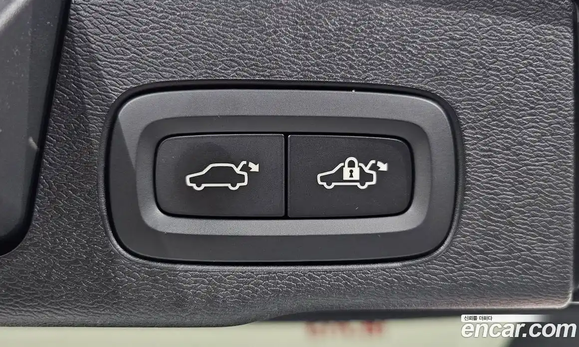 Volvo XC60 2024 2.0 автомат (гидро), фото 25