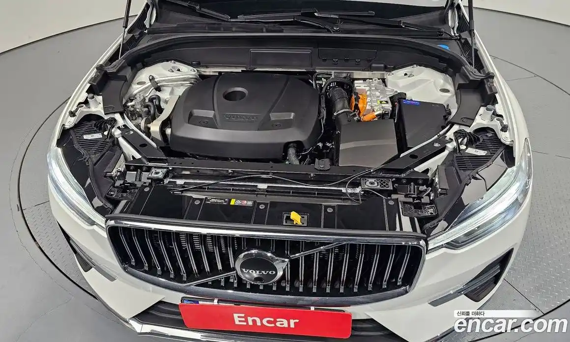 Volvo XC60 2024 2.0 автомат (гидро), фото 5