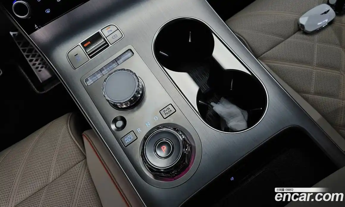 Genesis GV70 2025 3.5 автомат (гидро), фото 11