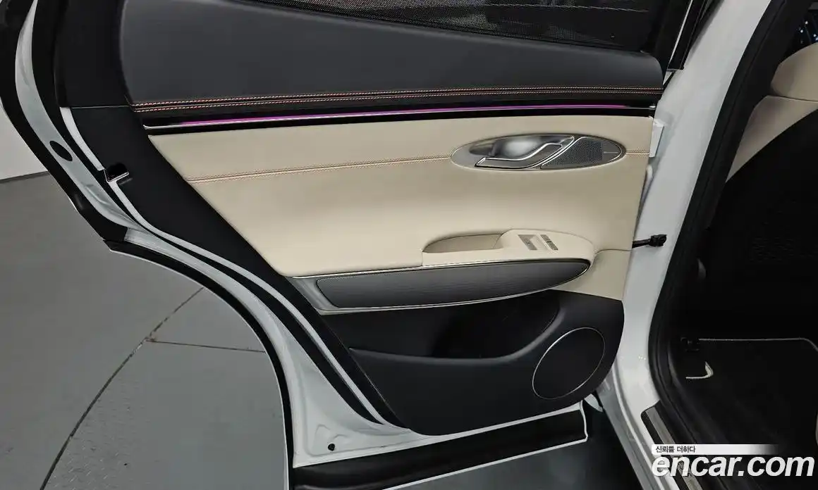 Genesis GV70 2025 3.5 автомат (гидро), фото 14