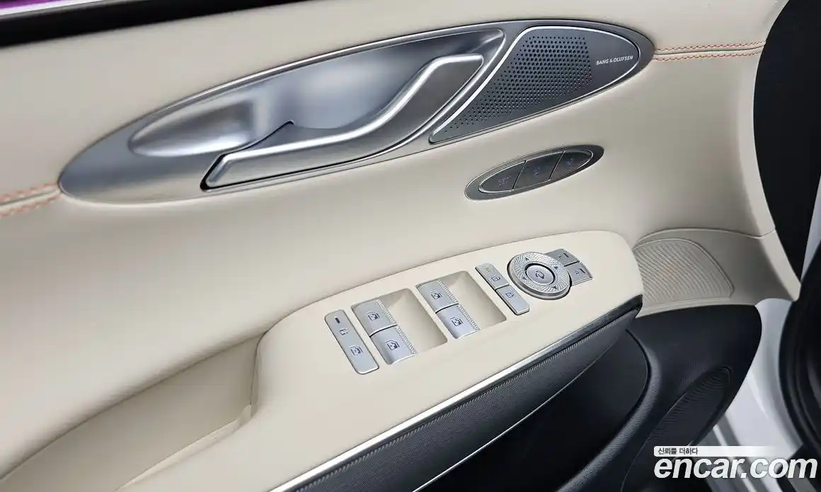Genesis GV70 2025 3.5 автомат (гидро), фото 22
