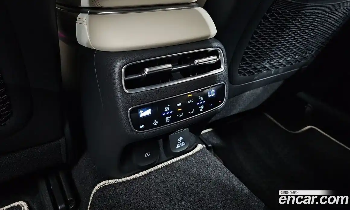 Genesis GV70 2025 3.5 автомат (гидро), фото 24