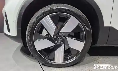 Volvo XC40 2024 0.2 автомат (гидро), миниатюра 4