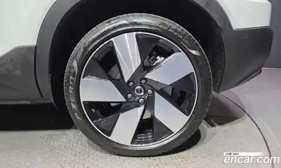 Volvo XC40 2024 0.2 автомат (гидро), миниатюра 6