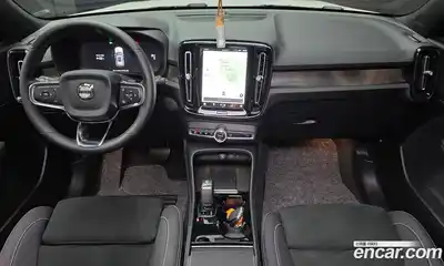 Volvo XC40 2024 0.2 автомат (гидро), миниатюра 9