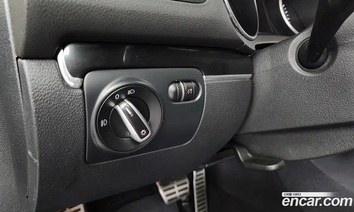 Volkswagen Golf 2010 2.0 автомат (гидро), фото 16