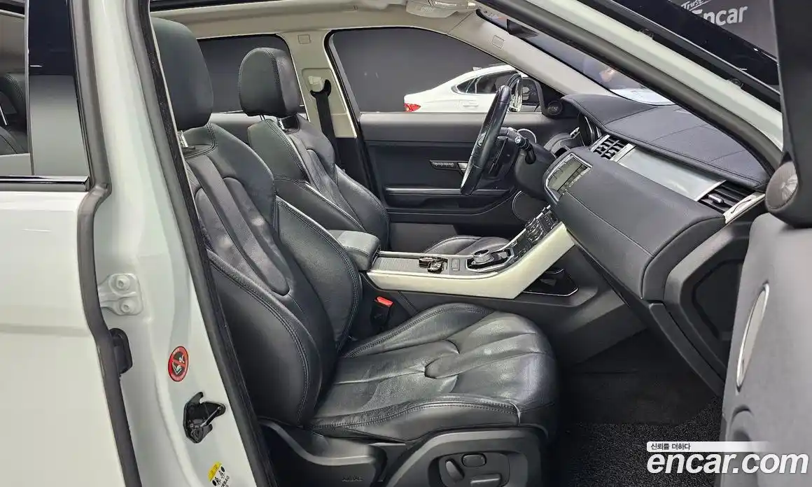 Land Rover Range Rover Evoque 2015 2.2 автомат (гидро), фото 12