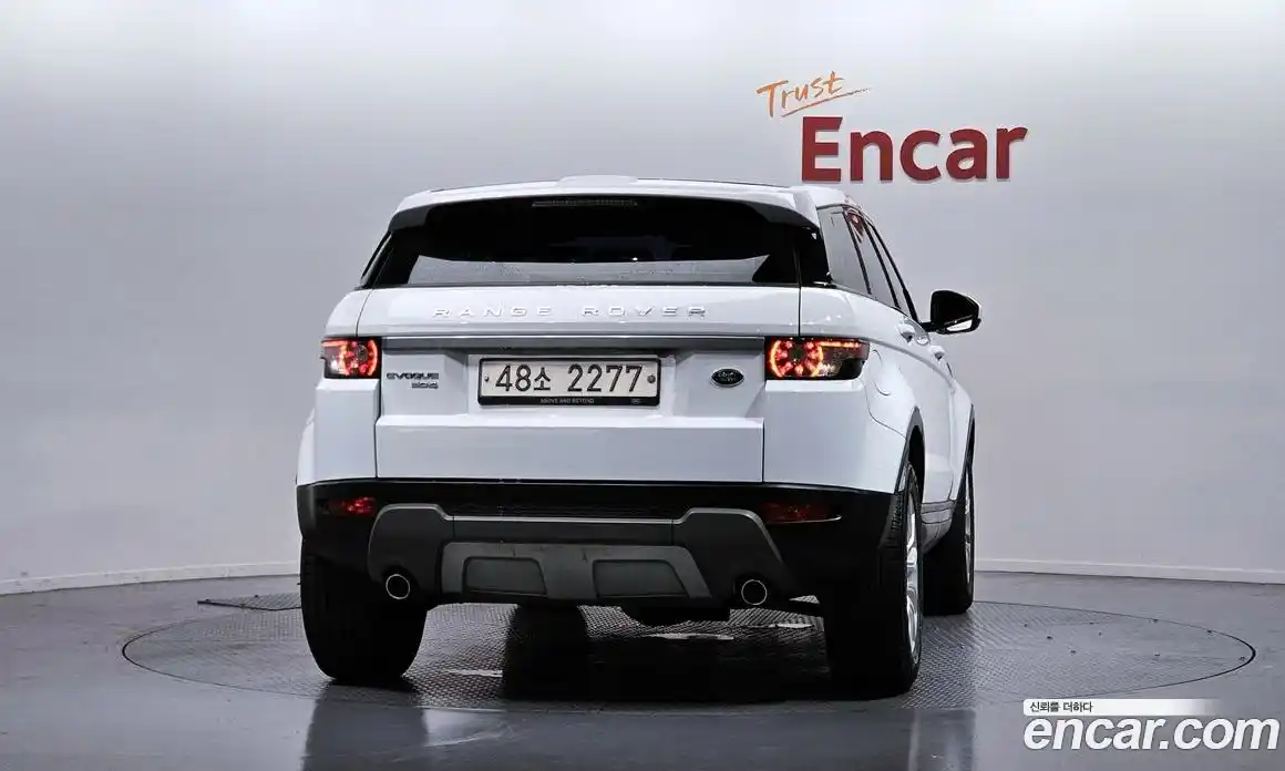 Land Rover Range Rover Evoque 2015 2.2 автомат (гидро), фото 4