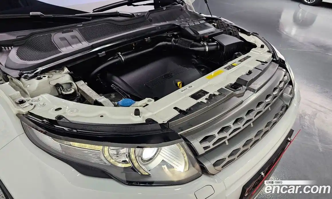 Land Rover Range Rover Evoque 2015 2.2 автомат (гидро), фото 6