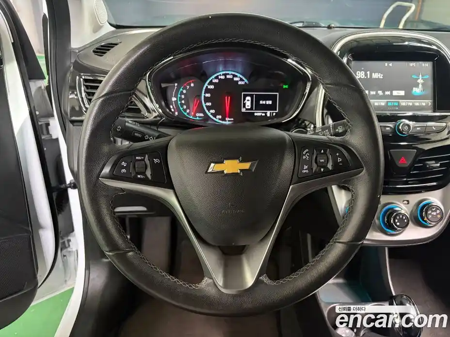 Chevrolet Spark 2015 1.0 автомат (гидро), фото 13