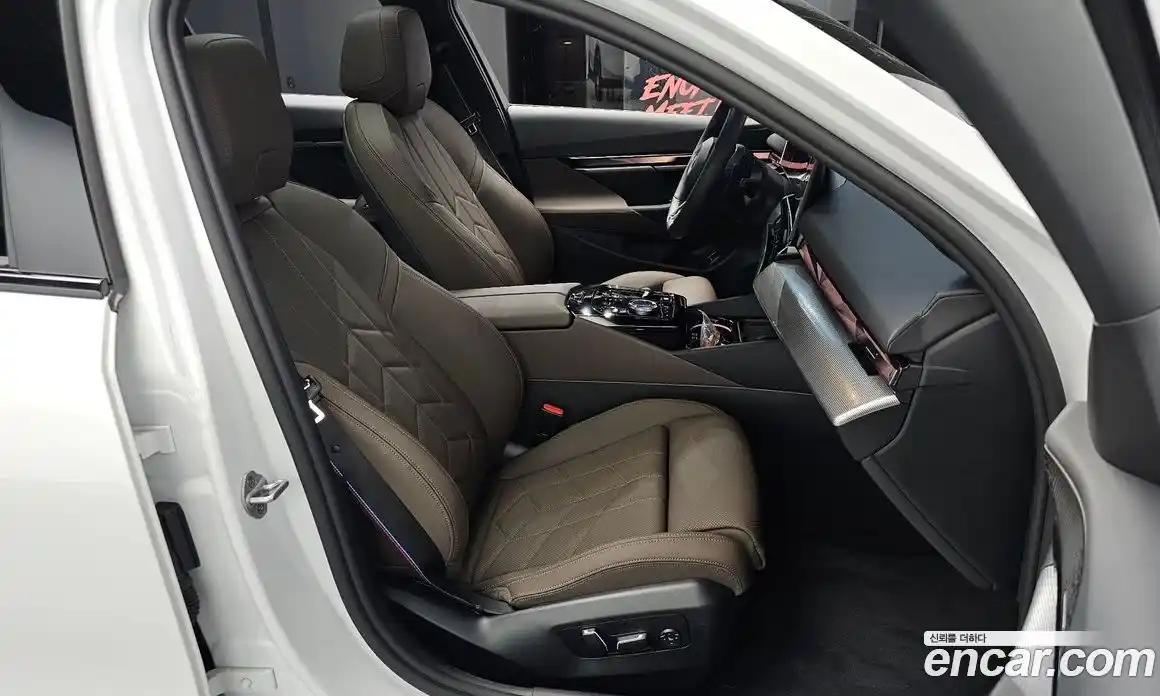 BMW 5 серия 2025 2.0 автомат (гидро), фото 15