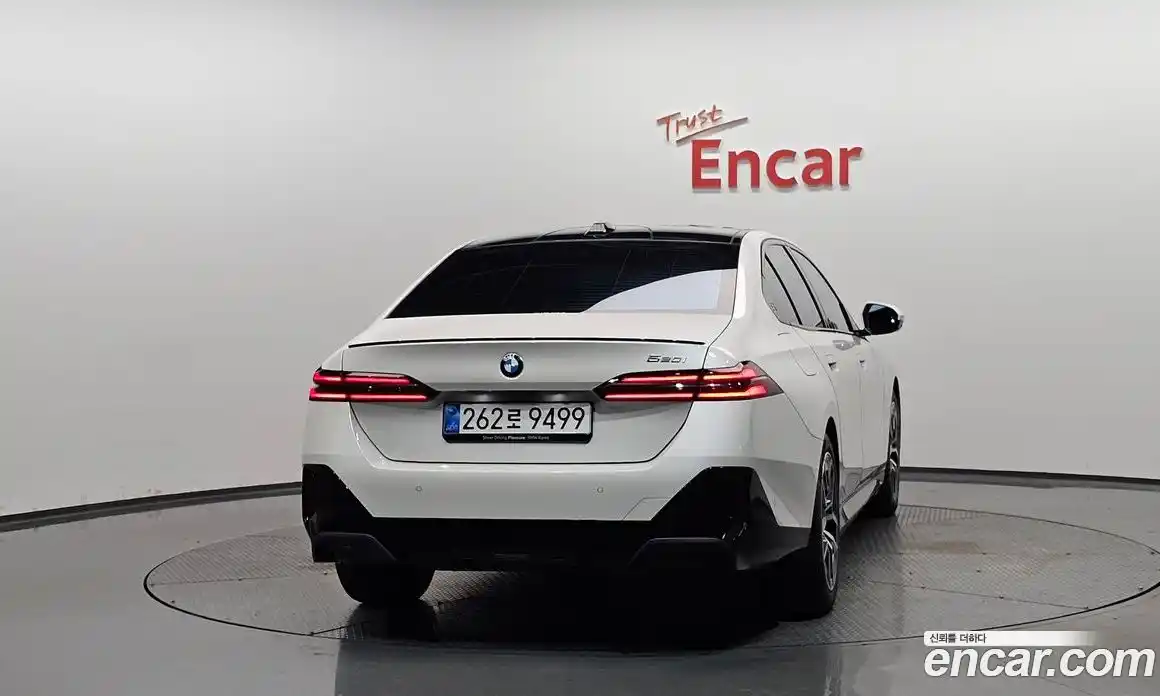 BMW 5 серия 2025 2.0 автомат (гидро), фото 3