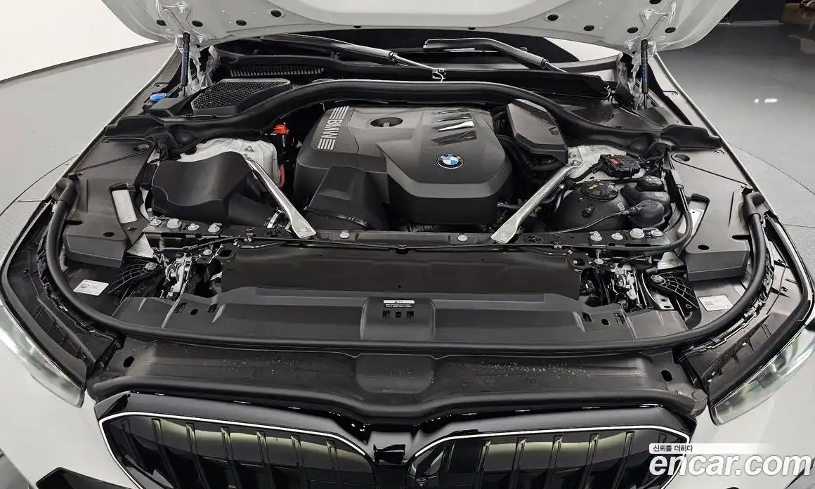 BMW 5 серия 2025 2.0 автомат (гидро), фото 5