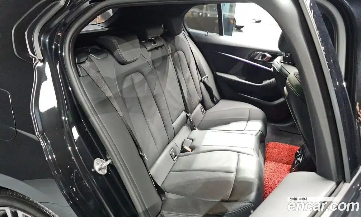 BMW 1 серия 2022 2.0 автомат (гидро), фото 17