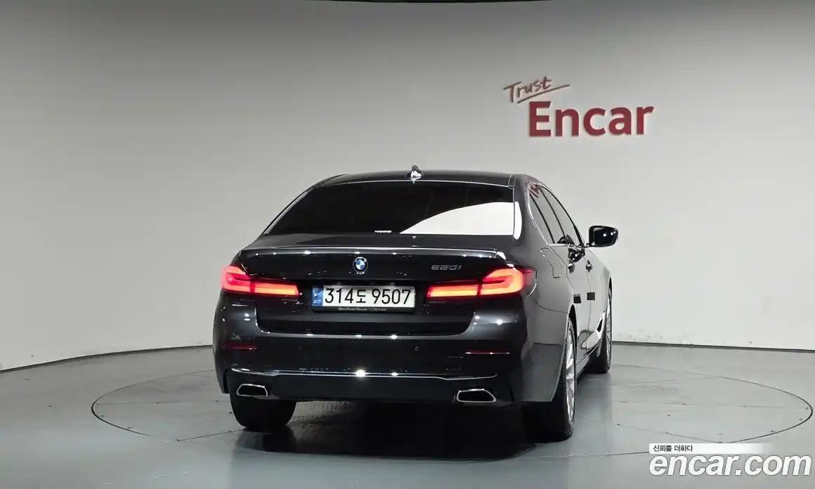 BMW 5 серия 2022 2.0 автомат (гидро), фото 3