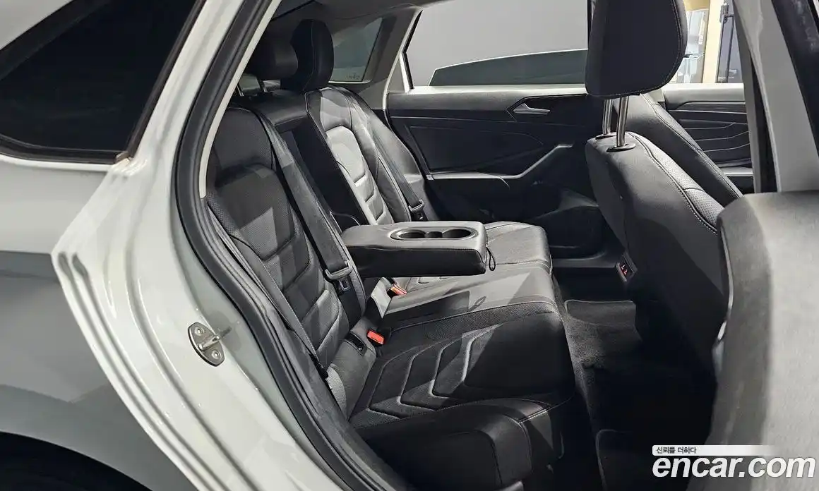 Volkswagen Jetta 2023 1.5 автомат (гидро), фото 12