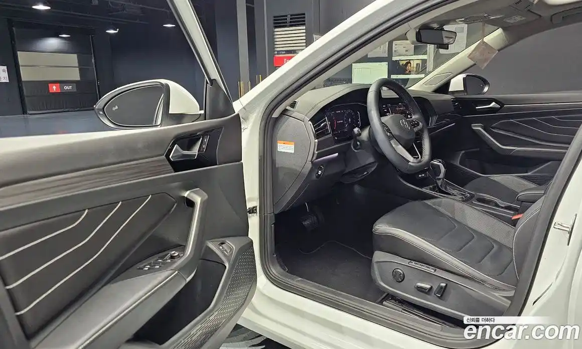 Volkswagen Jetta 2023 1.5 автомат (гидро), фото 10