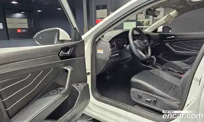 Volkswagen Jetta 2023 1.5 автомат (гидро), миниатюра 10
