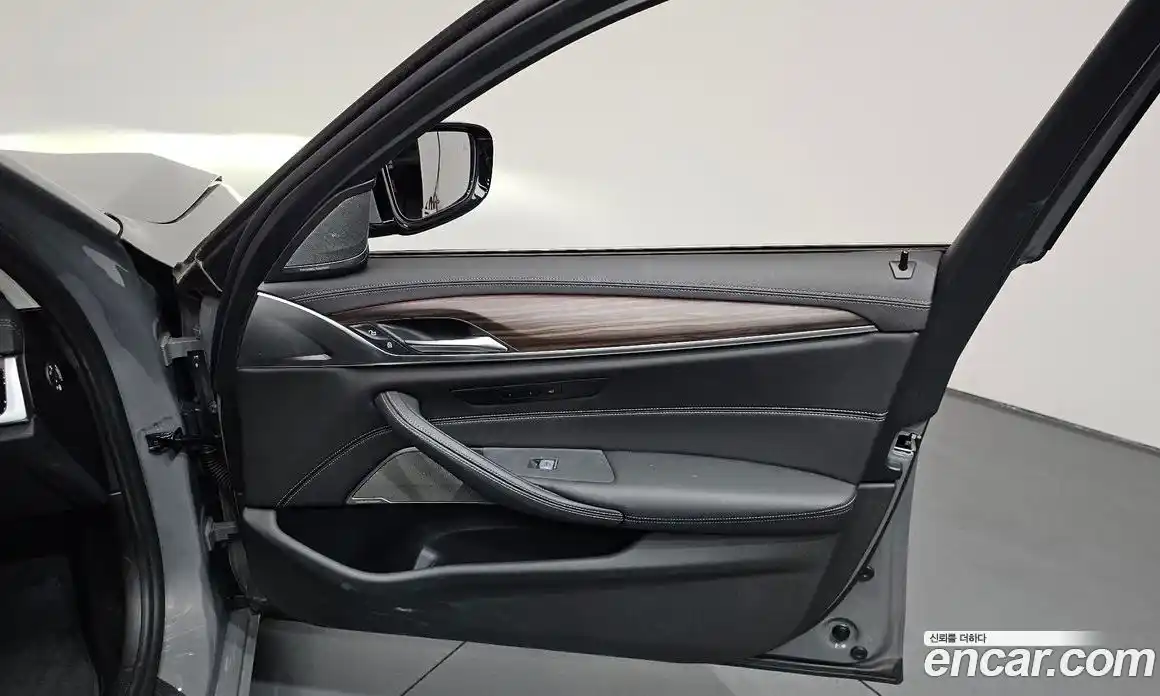 BMW 5 серия 2022 2.0 автомат (гидро), фото 13