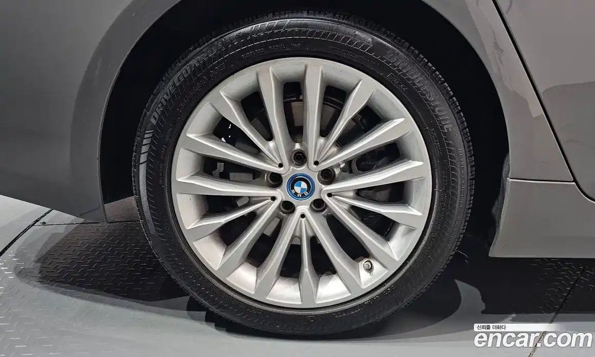 BMW 5 серия 2022 2.0 автомат (гидро), фото 6