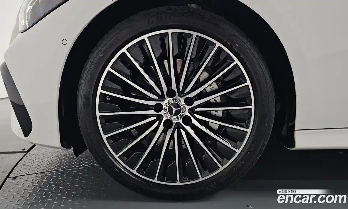 Mercedes-Benz CLE-Class 2024 2.0 гидро, фото 4