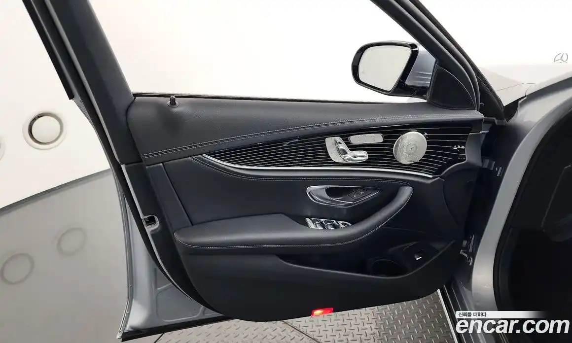 Mercedes-Benz E-Class 2023 3.0 автомат (гидро), фото 14
