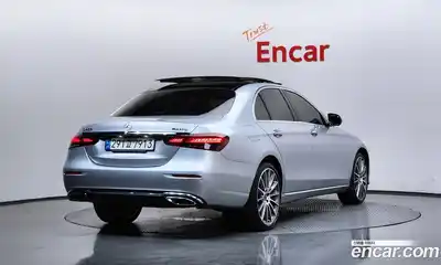 Mercedes-Benz E-Class 2023 3.0 автомат (гидро), миниатюра 2