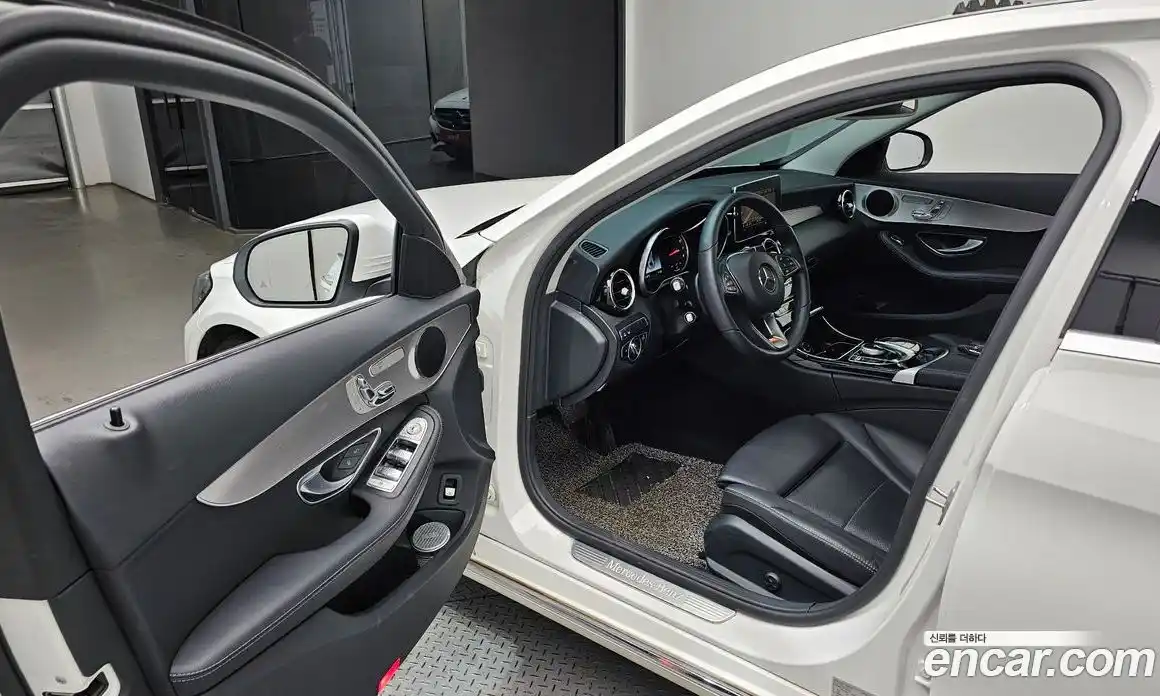 Mercedes-Benz C-Class 2018 2.0 гидро, фото 13