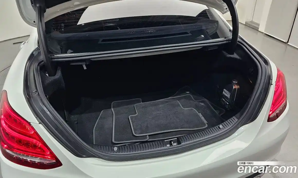 Mercedes-Benz C-Class 2018 2.0 гидро, фото 30