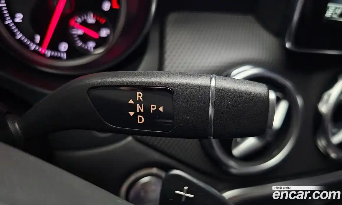 Mercedes-Benz GLA-Class 2017 2.0 гидро, фото 12 Mercedes-Benz GLA-Class 2017 2.0 гидро, фото 12