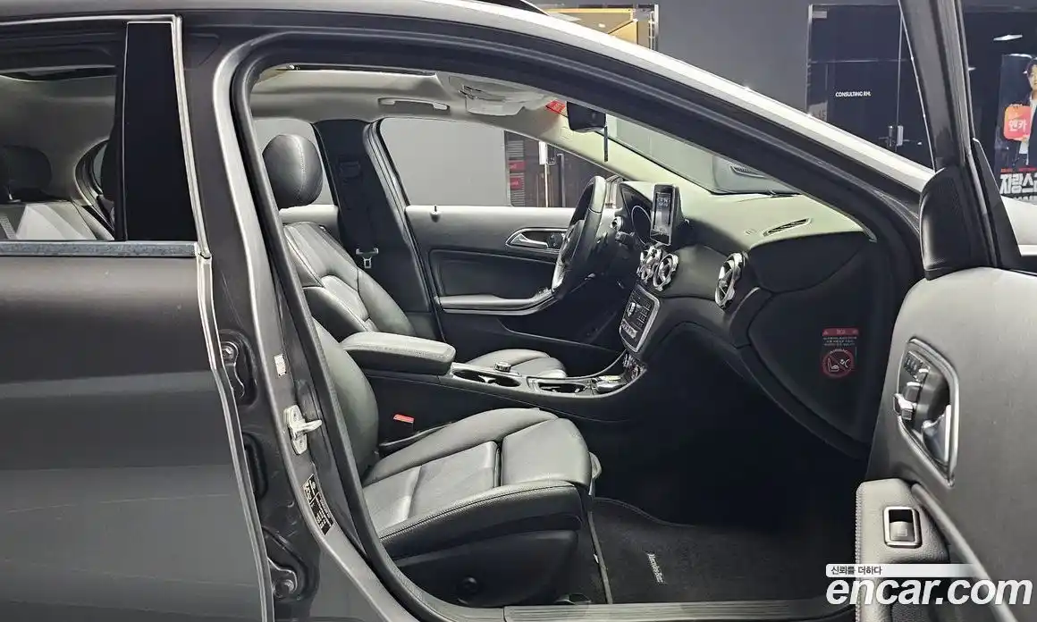 Mercedes-Benz GLA-Class 2017 2.0 гидро, фото 17 Mercedes-Benz GLA-Class 2017 2.0 гидро, фото 17
