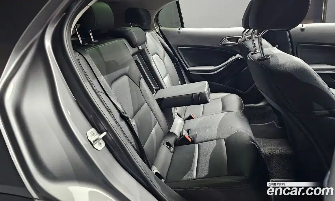 Mercedes-Benz GLA-Class 2017 2.0 гидро, фото 18 Mercedes-Benz GLA-Class 2017 2.0 гидро, фото 18