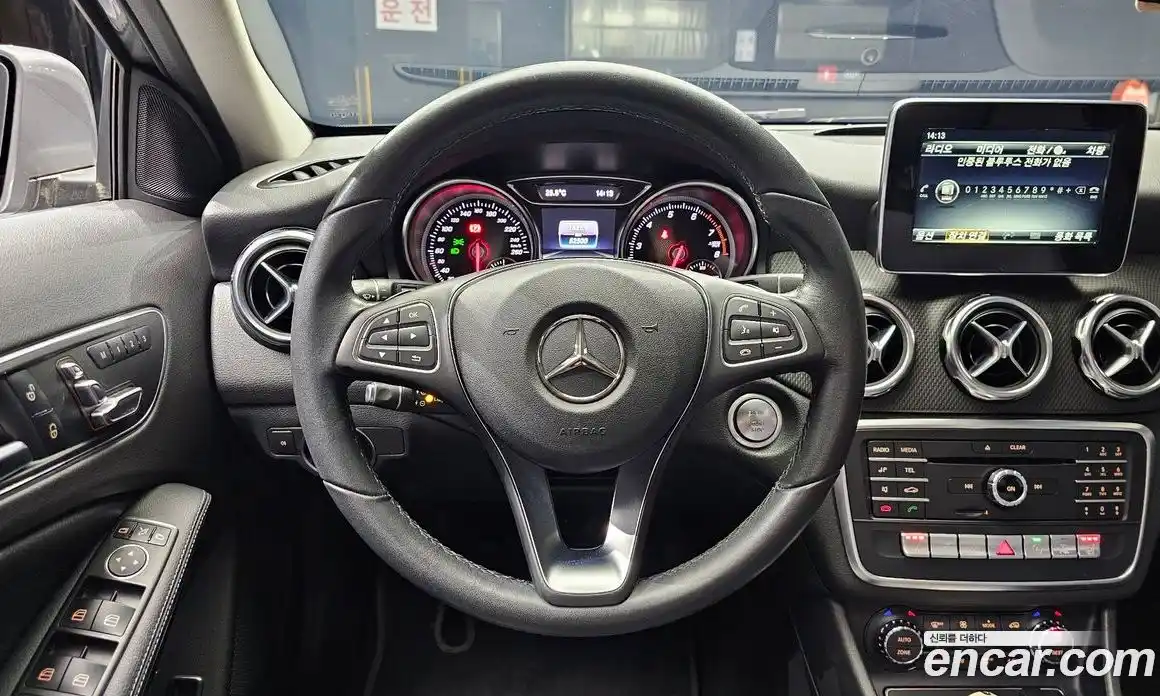 Mercedes-Benz GLA-Class 2017 2.0 гидро, фото 19 Mercedes-Benz GLA-Class 2017 2.0 гидро, фото 19