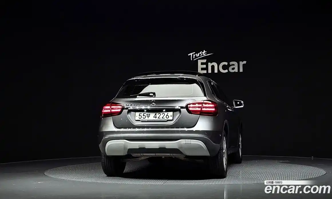Mercedes-Benz GLA-Class 2017 2.0 гидро, фото 4 Mercedes-Benz GLA-Class 2017 2.0 гидро, фото 4