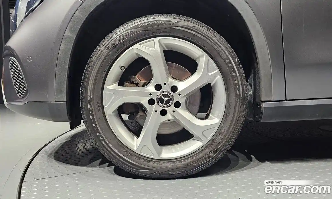 Mercedes-Benz GLA-Class 2017 2.0 гидро, фото 5 Mercedes-Benz GLA-Class 2017 2.0 гидро, фото 5