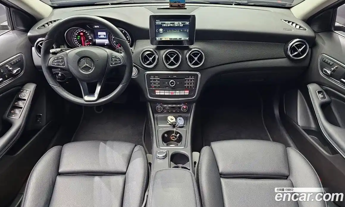 Mercedes-Benz GLA-Class 2017 2.0 гидро, фото 10 Mercedes-Benz GLA-Class 2017 2.0 гидро, фото 10