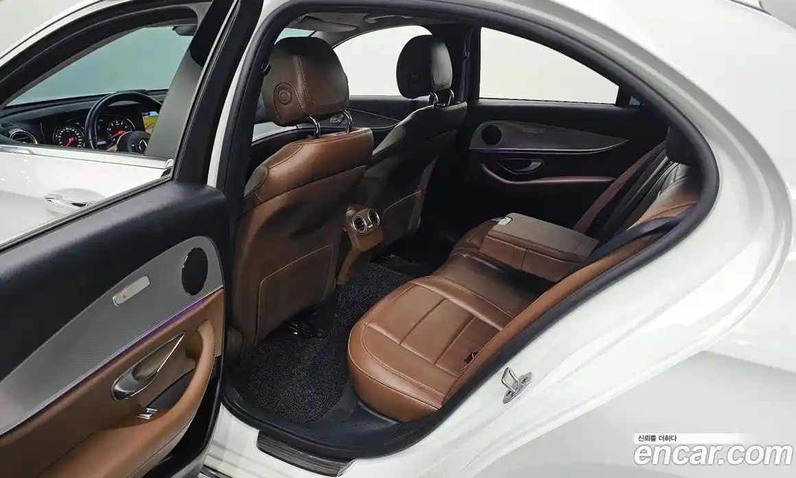 Mercedes-Benz E-Class 2018 2.0 автомат (гидро), фото 11
