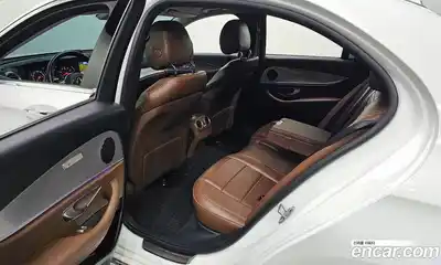 Mercedes-Benz E-Class 2018 2.0 автомат (гидро), миниатюра 11
