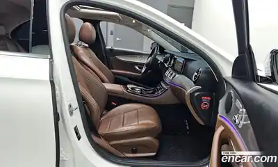 Mercedes-Benz E-Class 2018 2.0 автомат (гидро), миниатюра 12