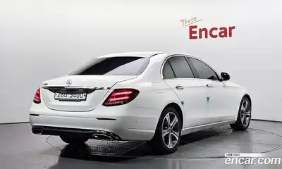 Mercedes-Benz E-Class 2018 2.0 автомат (гидро), миниатюра 2