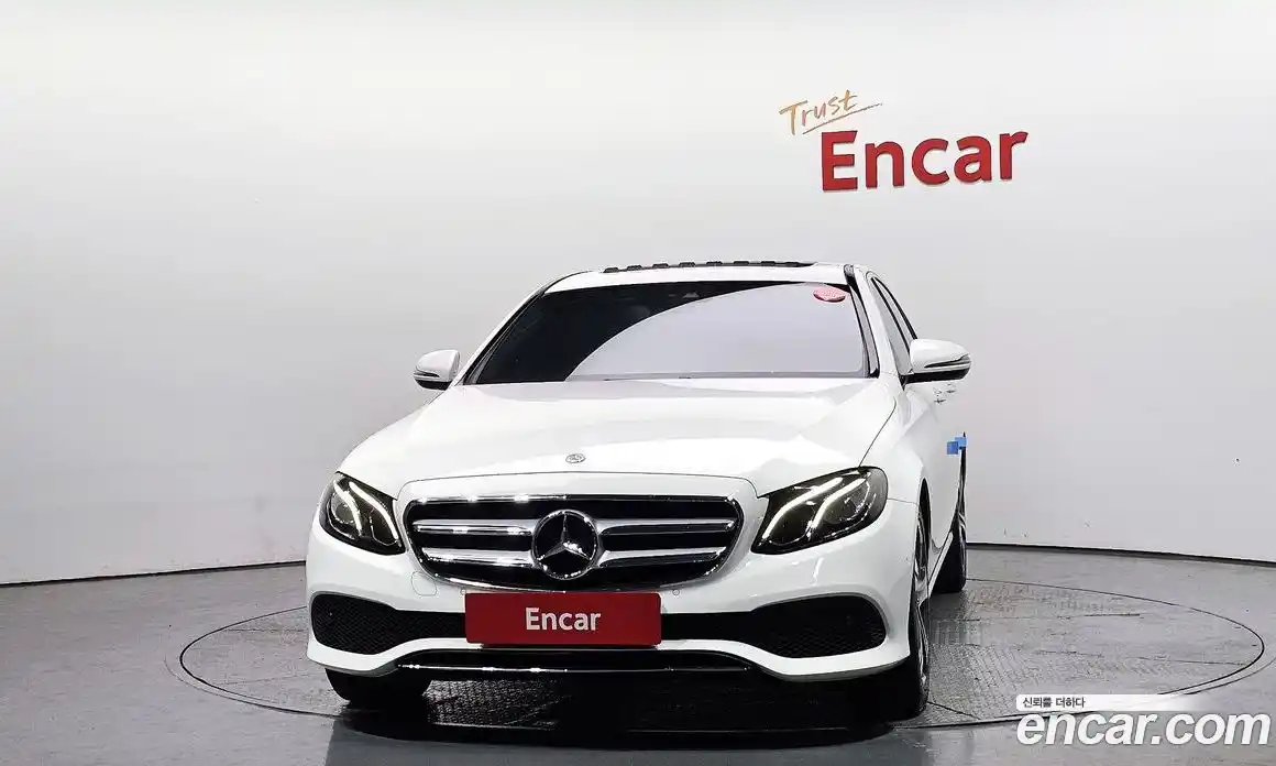 Mercedes-Benz E-Class 2018 2.0 автомат (гидро), фото 3