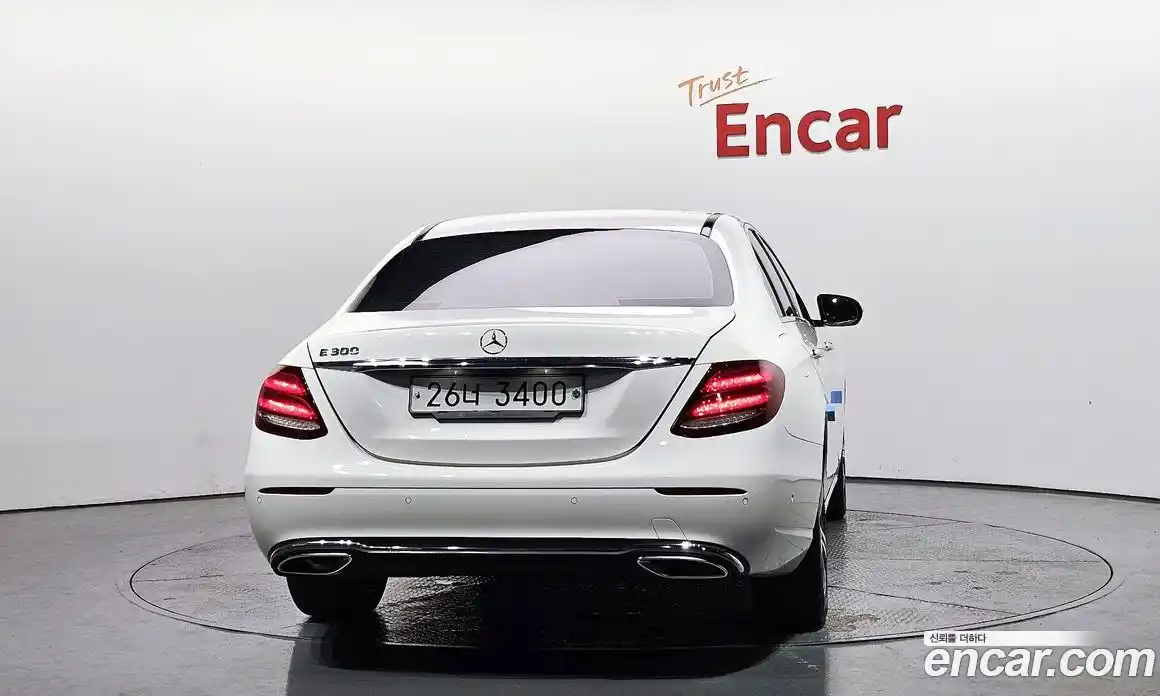 Mercedes-Benz E-Class 2018 2.0 автомат (гидро), фото 4
