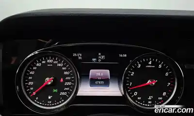 Mercedes-Benz E-Class 2018 2.0 автомат (гидро), миниатюра 8