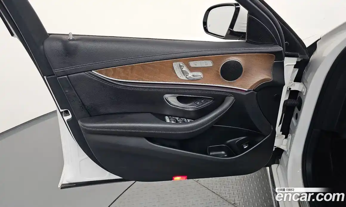 Mercedes-Benz E-Class 2019 1.9 автомат (гидро), фото 14