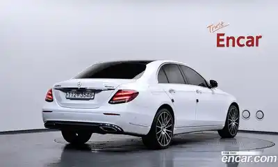 Mercedes-Benz E-Class 2019 1.9 автомат (гидро), миниатюра 2