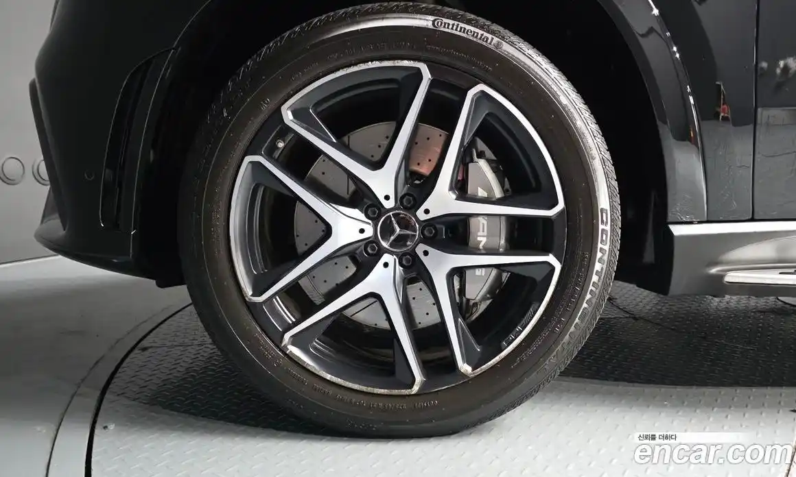 Mercedes-Benz GLE-Class 2023 3.0 гидро, фото 5