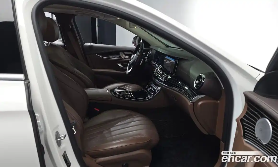 Mercedes-Benz E-Class 2018 3.0 автомат (гидро), фото 16