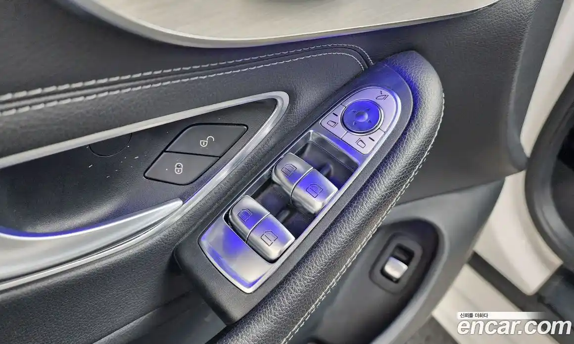 Mercedes-Benz C-Class 2022 2.0 гидро, фото 31