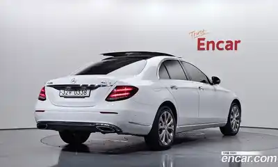 Mercedes-Benz E-Class 2016 2.0 автомат (гидро), миниатюра 2