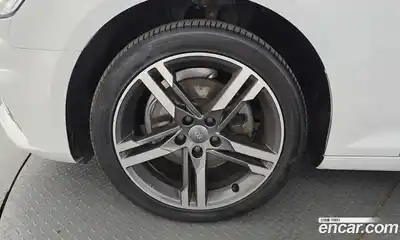 Audi A4 2019 2.0 автомат (гидро), миниатюра 5